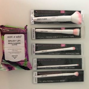 Wet N Wild: Full Face Brush Bundle: All Brand New!